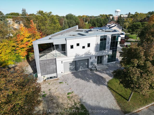 Detached at 40 Tottenham Road, Toronto, ON M3C 2J4, Toronto C13