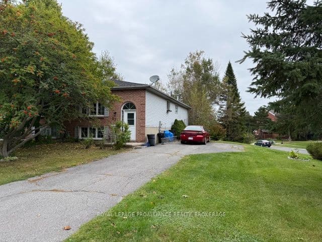 Semi-Detached at 272 Owens Crescent, Kingston, ON K7M 8H6