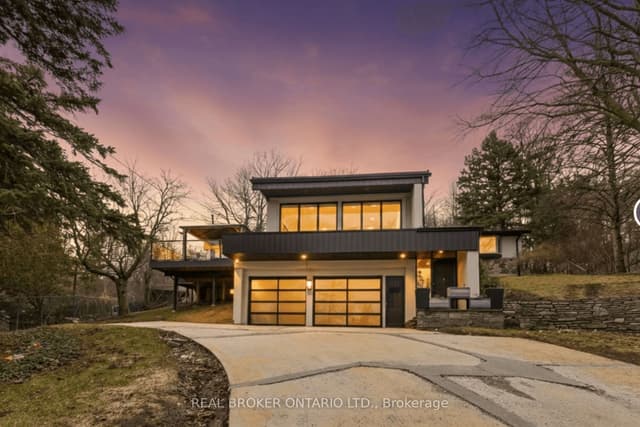 Detached at 3 Chicopee Terrace, Kitchener, ON N2A 1T2