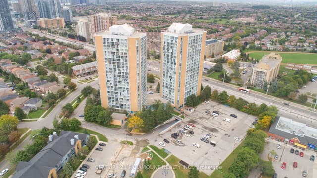 Condo Apartment at 35 Trailwood Drive SW 1116, Mississauga, ON L4Z 3L6