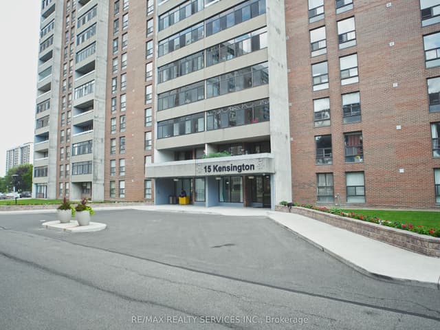 Condo Apartment at 15 Kensington Road E 1901, Brampton, ON L6T 3W2