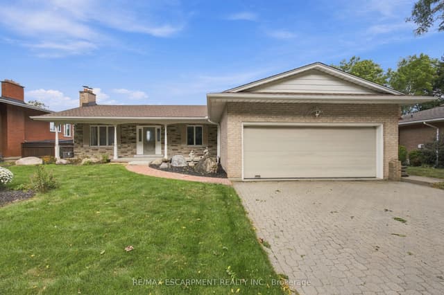 Detached at 26 Leslie Drive, Hamilton, ON L8G 2R1