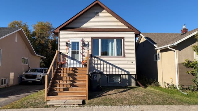 Detached at 1313 Gore Street W, Thunder Bay, ON P7E 3T7