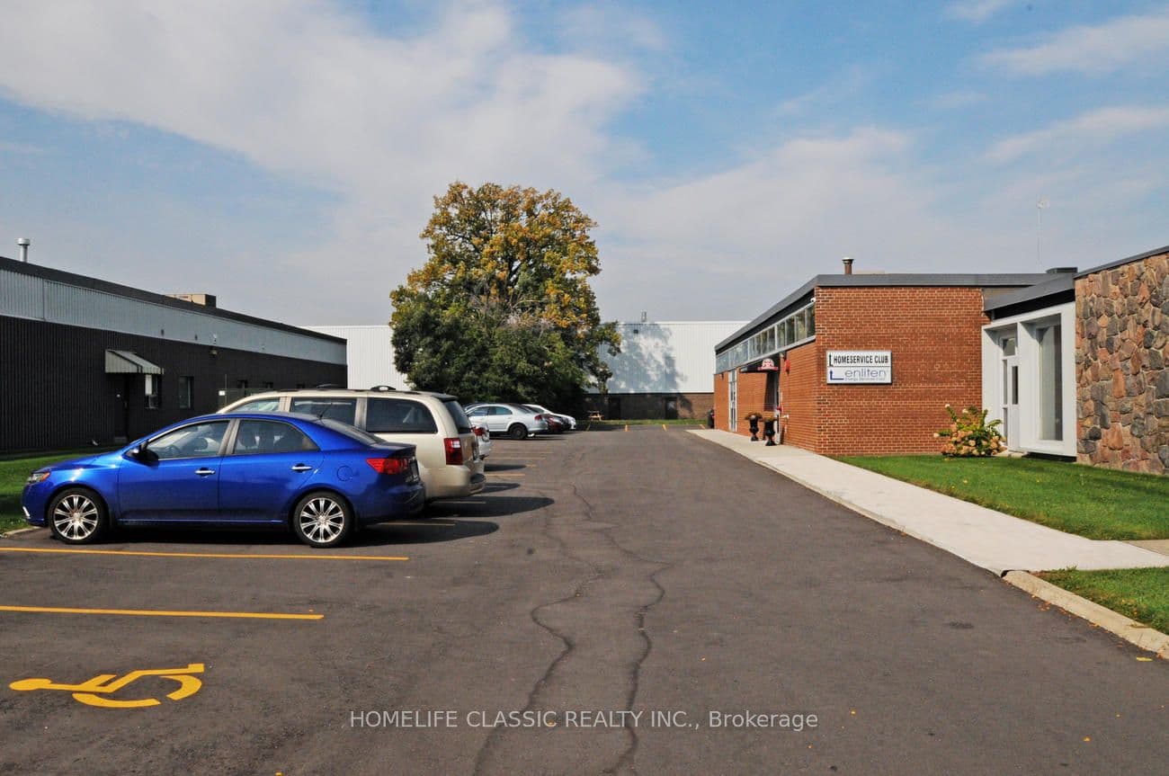 Unit 2 · 64 Prince Andrew Pl