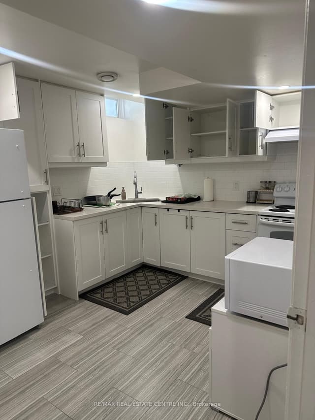 Detached at 354 Ojibway Trail Basement, Mississauga, ON L4Z 3A2