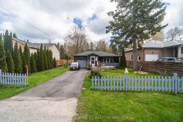 Detached at 1007 Ferrier Avenue, Innisfil, ON L0L 1W0