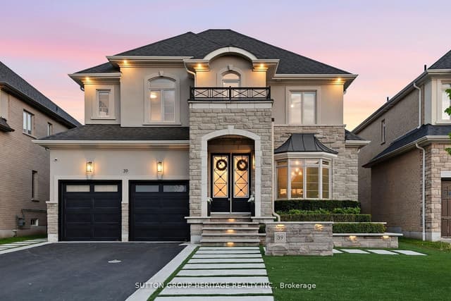 Detached at 39 Glengowan Street, Whitby, ON L1R 0K9