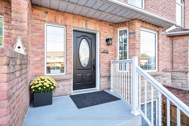 Att/Row/Townhouse at 426 Brock Street N, Whitby, ON L1N 4H9