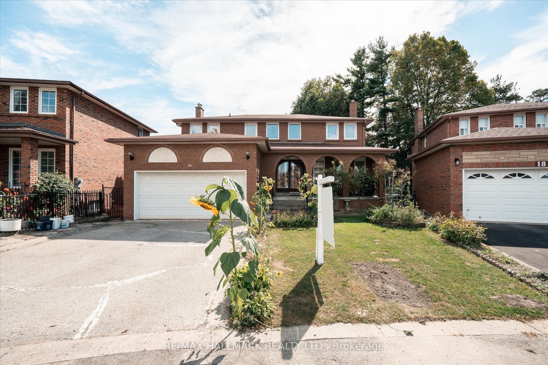 16 Ascolda Blvd
