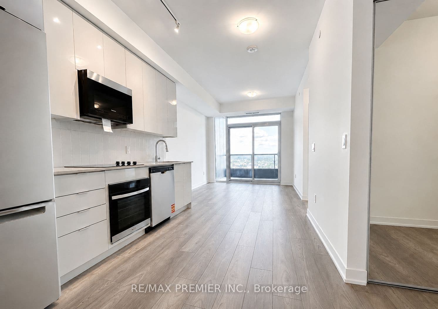 Suite 1707 · Floor 17, Unit 1707 · 474 Caldari Rd