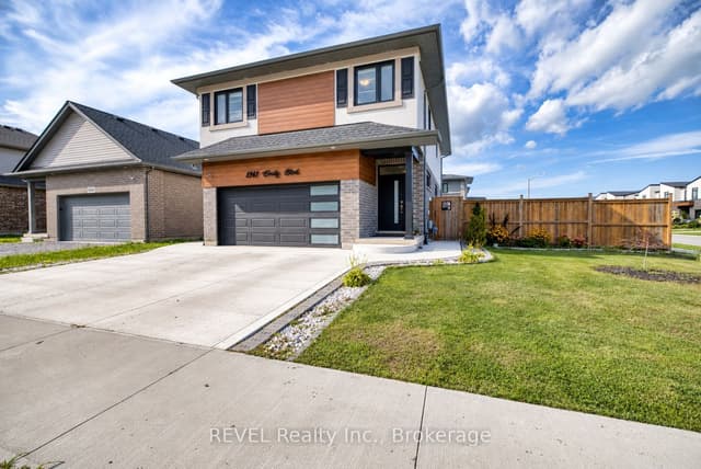 Detached at 8961 Emily Boulevard, Niagara Falls, ON L2H 3T1