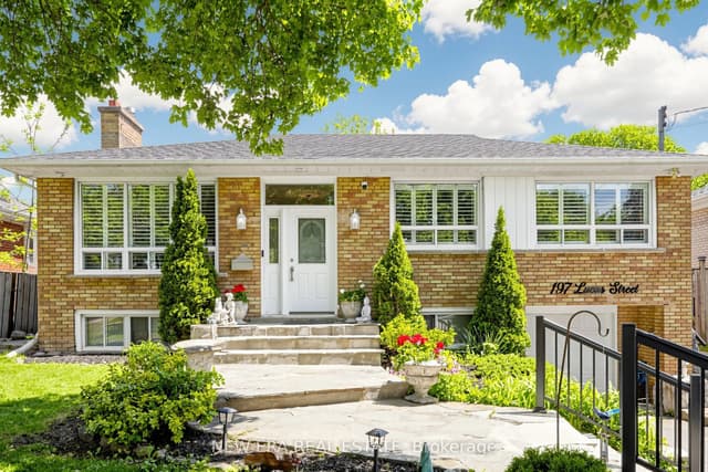 Detached at 197 Lucas Street, Richmond Hill, ON L4C 4P8