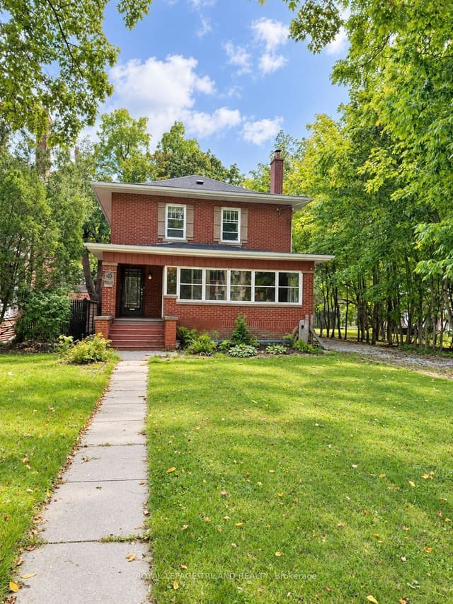 Detached at 46 Rosebery Place, St. Thomas, ON N5R 2H7