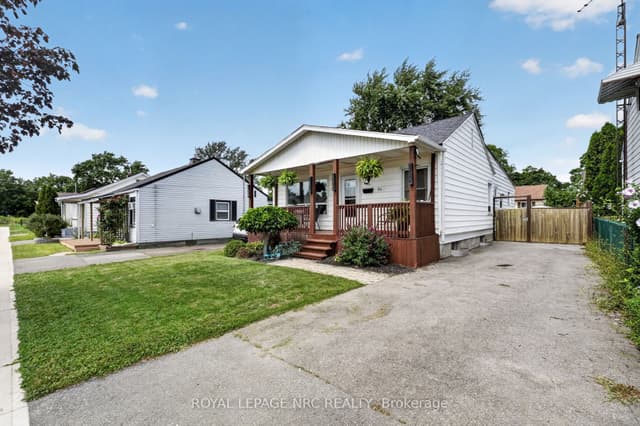 Detached at 314 Dieppe Street, Welland, ON L3B 4V2