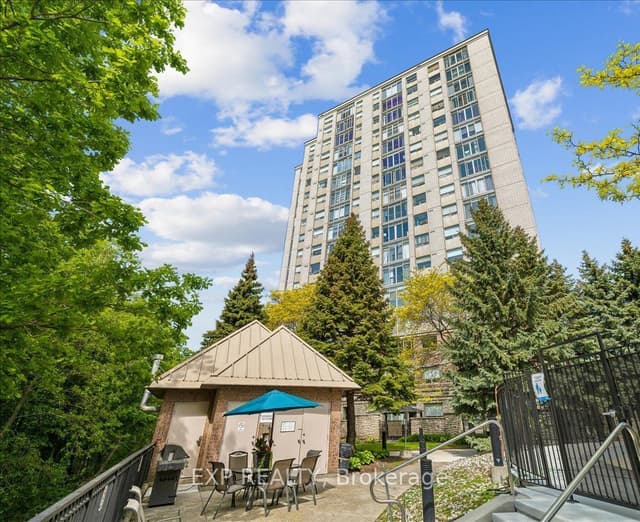 Condo Apartment at 200 Burnhamthorpe Road E 708, Mississauga, ON L5A 4L4