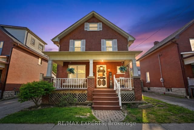 Detached at 18 Rowe Street, Oshawa, ON L1H 5P5