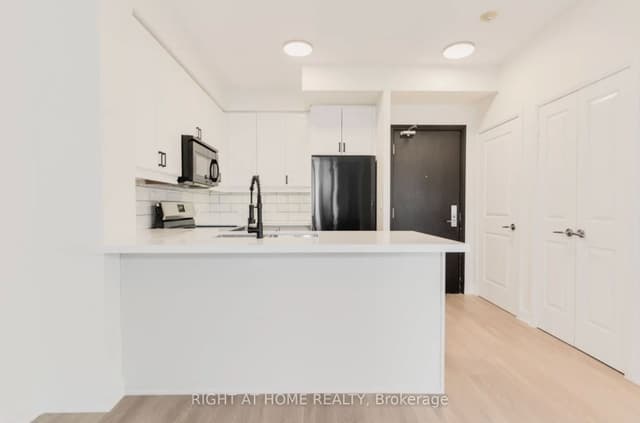Condo Apartment at 70 Absolute Avenue 2010, Mississauga, ON L4Z 0A4
