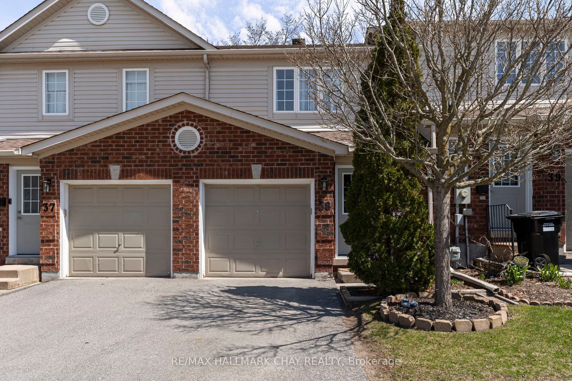 Suite 38, Unit 38 · 430 Mapleview Dr E