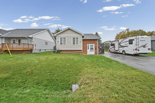 Detached at 106 Lorne Street, Montague, ON K7A 3L1