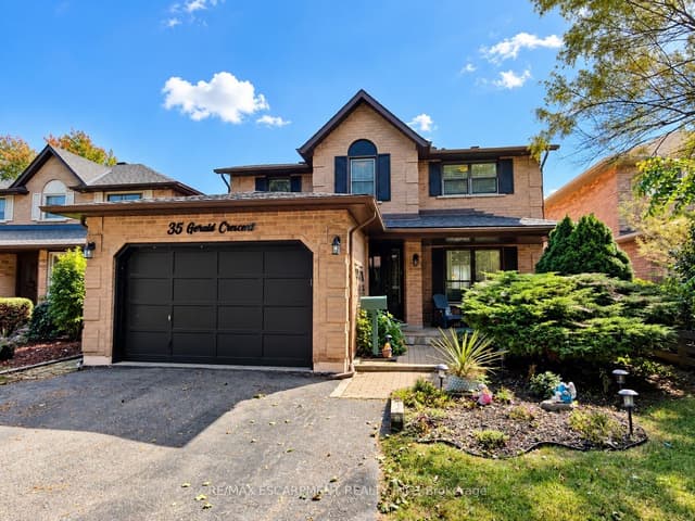 Detached at 35 Gerald Crescent, Hamilton, ON L8J 2J7