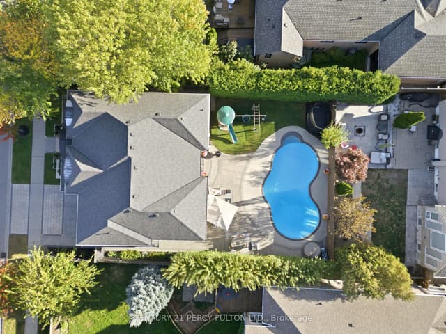 Detached at 82 Bridlewood Boulevard, Whitby, ON L1R 3R8
