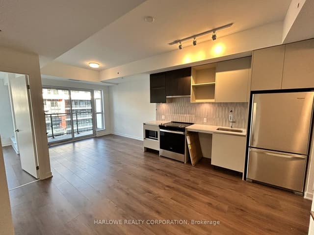 Condo Apartment at 405 Dundas Street W 816, Oakville, ON L6M 5P9
