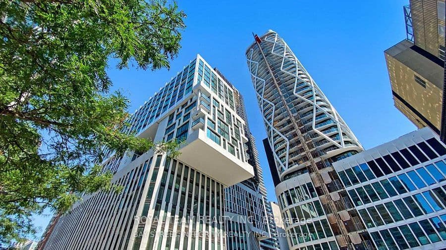 Suite 1406 · Floor 14, Unit 1406 · 238 Simcoe St W