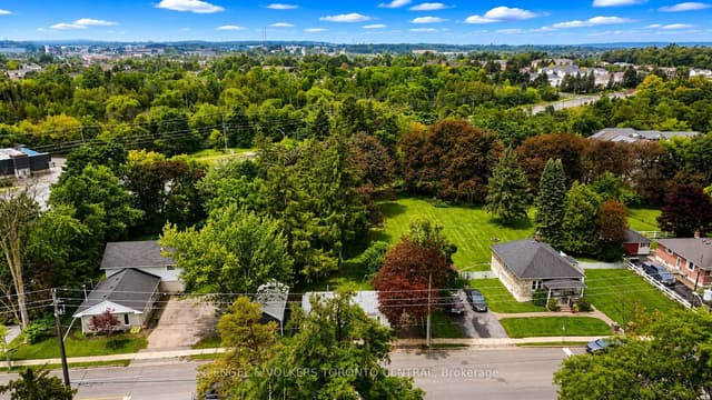 Detached at 204 Cox Mill Road, Barrie, ON L4N 4G5