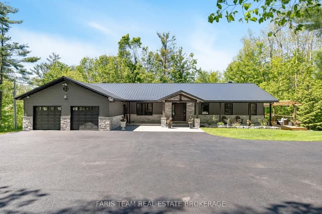 Detached at 800 Mount St. Louis Road W, Oro-Medonte, ON L0L 1V0