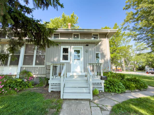 Duplex at 51 Plymouth Road, Welland, ON L3B 3C5