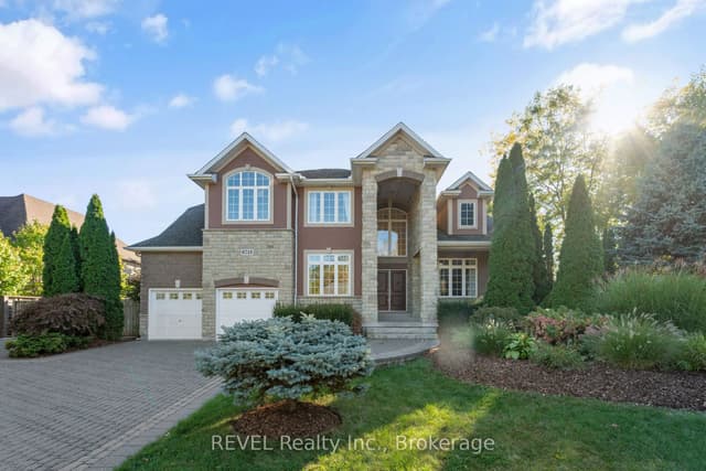 Detached at 6718 Domenic Crescent, Niagara Falls, ON L2J 4L5
