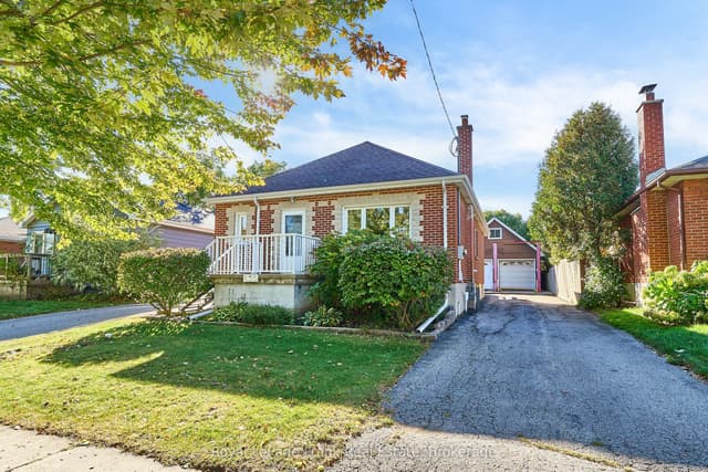 Detached at 435 Woodcrest Avenue, Oshawa, ON L1J 2T5