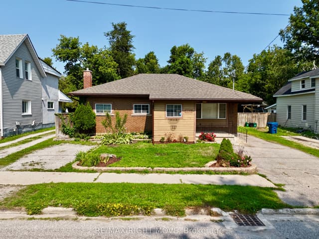 Detached at 238 Mary Street, Orillia, ON L3V 3E6