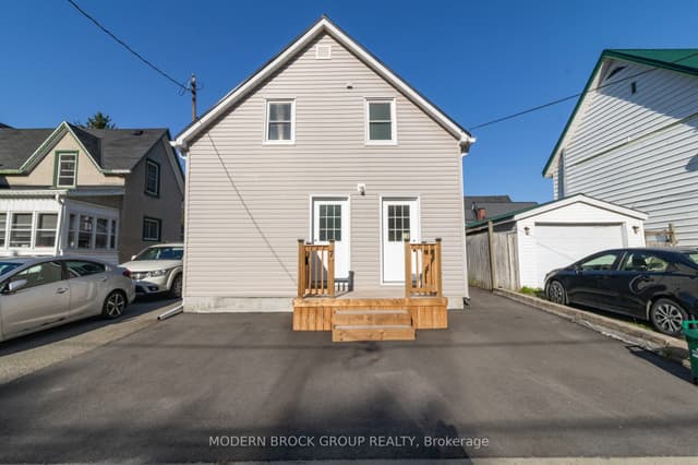 Duplex at 7 Elm Street, Brockville, ON K6V 5M5