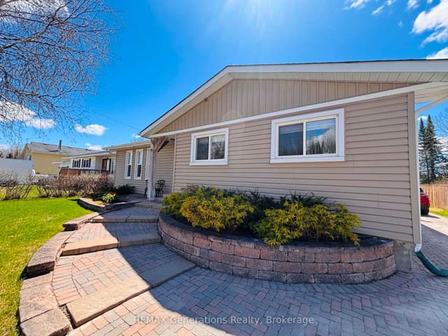 Detached at 48 Redwing Avenue, Manitouwadge, ON P0T 2C0