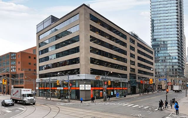 Office at 800 Bay Street 5 & 6 FL, Toronto, ON M5S 3A9, Toronto C01