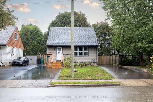 Detached at 102 Stewart Avenue, Cambridge, ON N1R 2T9