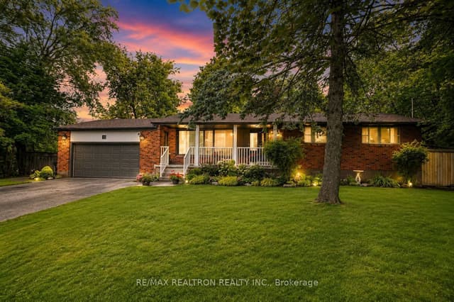 Detached at 15 Park Road, Bradford West Gwillimbury, ON L0G 1B0