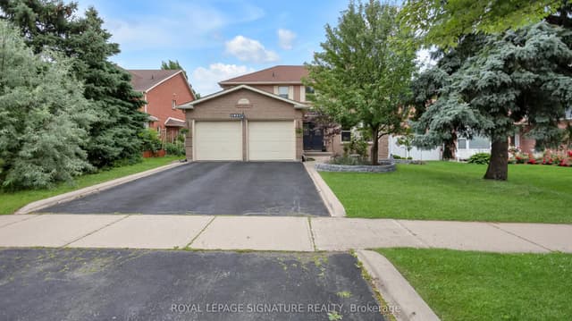 Detached at 1821 Pilgrims Way, Oakville, ON L6M 1X2