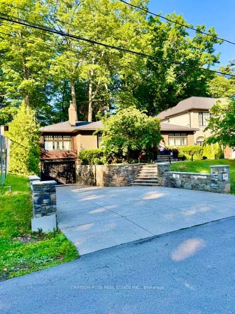 Detached at 89 Holyrood Avenue, Oakville, ON L6K 2V4