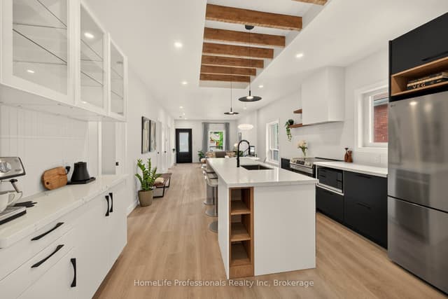 Detached at 96 Aberdeen Avenue, Brantford, ON N3S 1S3