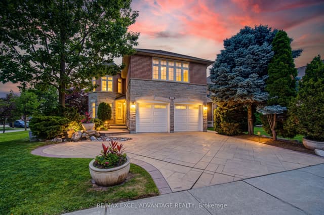 Detached at 5470 Middleport Crescent, Mississauga, ON L4Z 3V2