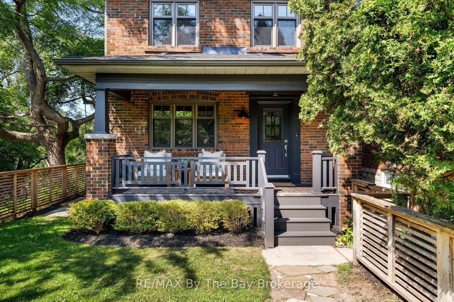 44 Rambert Cres