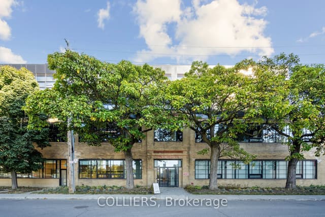 Office at 300 Geary Avenue 305, Toronto, ON M6H 2C5, Toronto W02