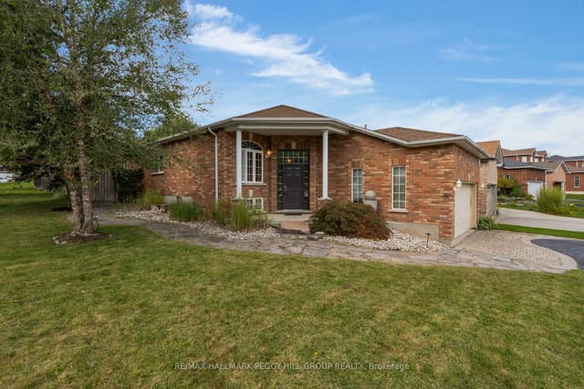 Detached at 2 Brown Wood Drive, Barrie, ON L4M 6N4