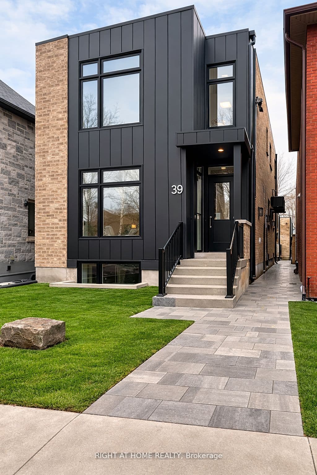 Unit 2 · 39 Fifteenth St
