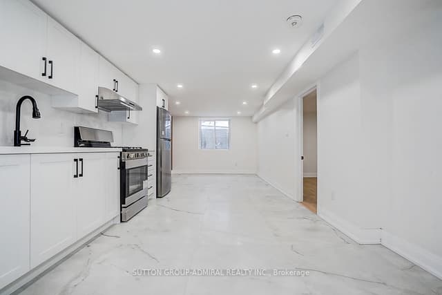 Semi-Detached at 176 Cherrywood Drive, Newmarket, ON L3Y 2X8