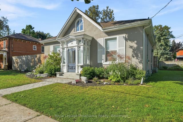 Detached at 220 Charles Street, Belleville, ON K8N 3M4