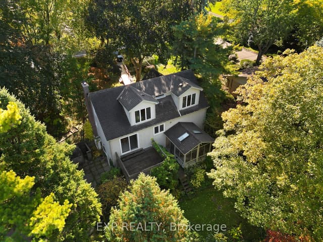 Detached at 2052 York Road, Niagara-on-the-Lake, ON L0S 1J0
