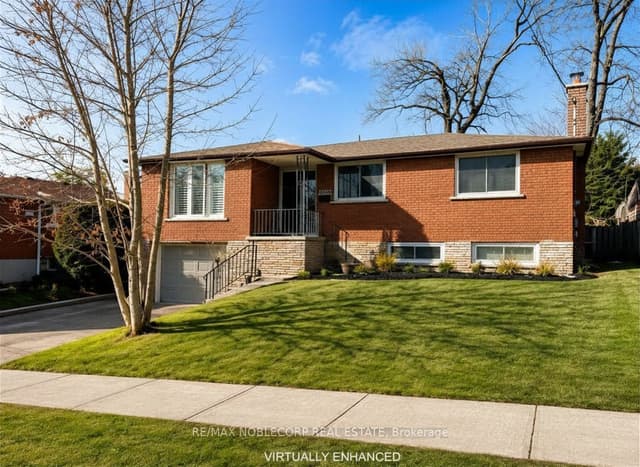 Detached at 166 Collings Avenue, Bradford West Gwillimbury, ON L3Z 1W1